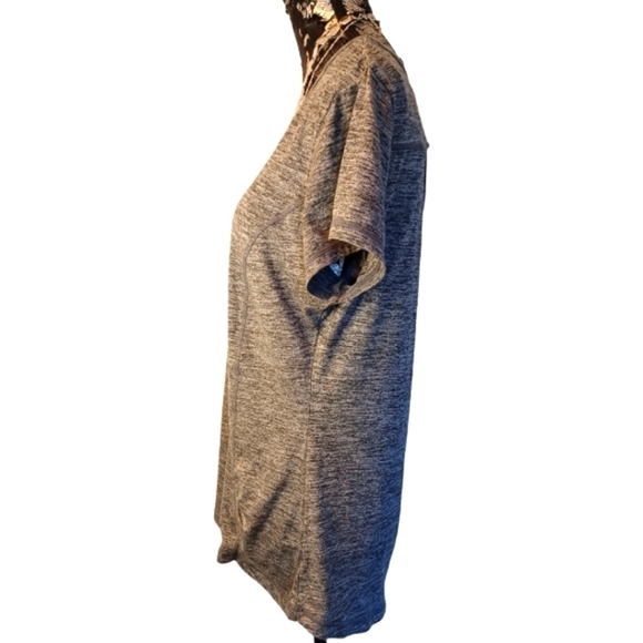 Gaiam Grey Short Sleeved Tshirt with detailed cutout and ruching - Picture 5 of 5